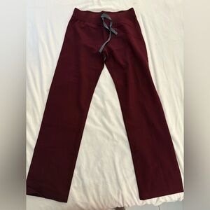 Figs Livingston scrub pants in burgundy